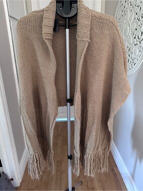 Women's Knit Fringe Open-Front Poncho - Beige